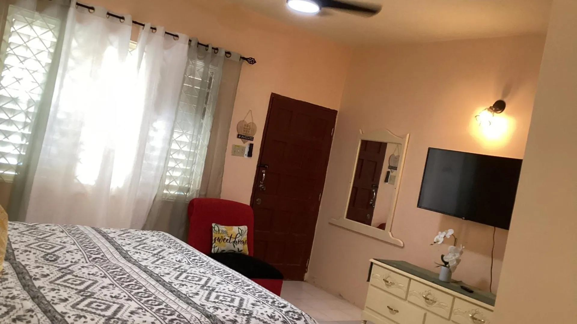 Marge'S Vacation Rentals Negril Hotel